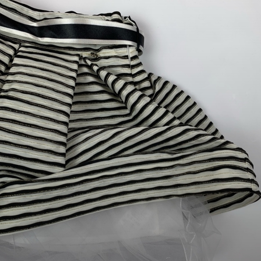 Microbe Black and White Pleated Bubble Skirt